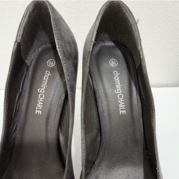🎈Charming Charlie gray Suede Ruffled Heels Siz… - Picture 4 of 8